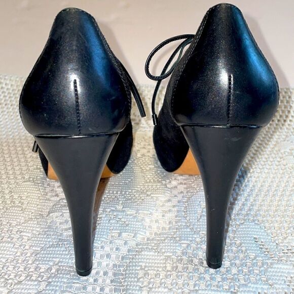 Talbots black suede tie up 4 inch high heels 8M - Picture 4 of 10